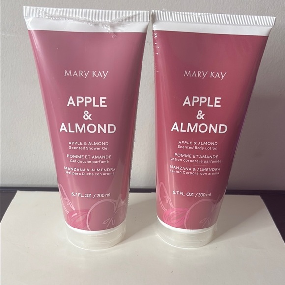 Mary Kay Apple & Almond Scented Duo - Picture 1 of 4